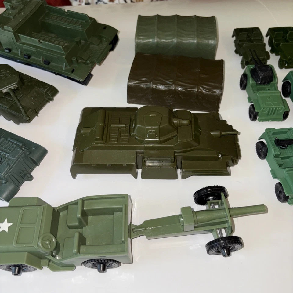 Jeep/tanque/accesorios de plástico vintage de las Fuerzas Armadas de Estados Unidos varios fabricantes de juguetes Foto 3 de 4