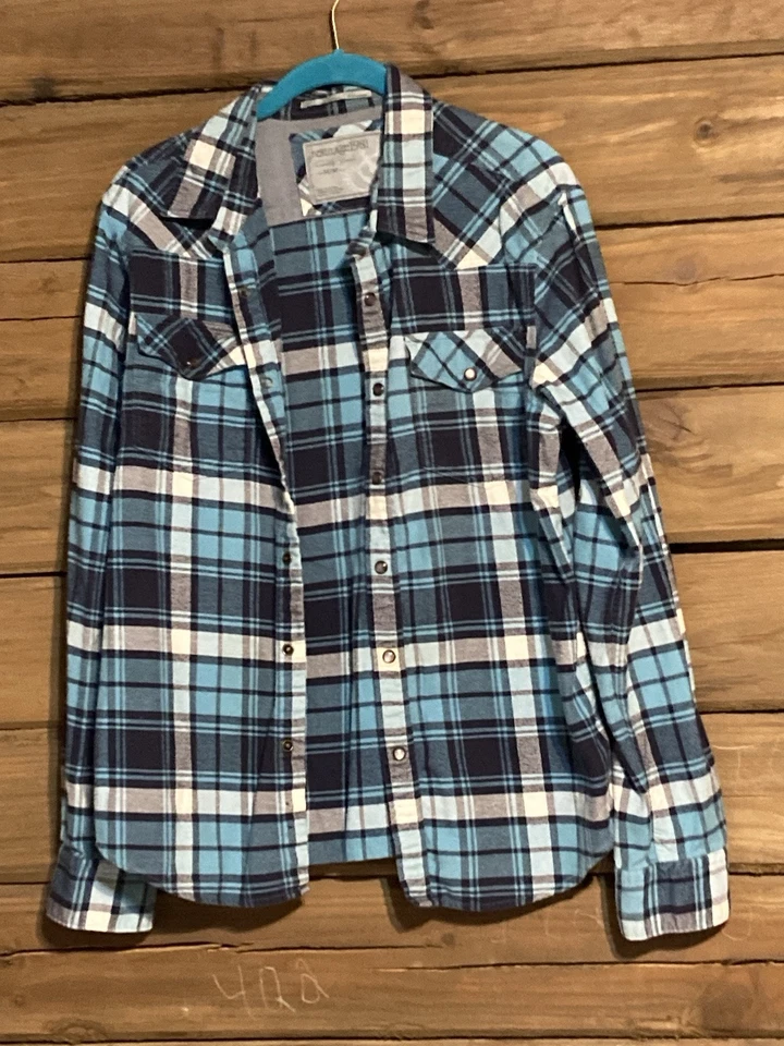 Lote de dos camisas de franela medianas para hombre joven manga larga Foto 2 de 4