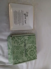 Small Aunt Glass Plate