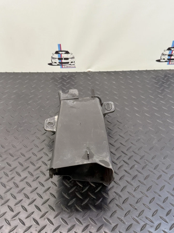 BMW 5 СЕРИИ F10 F11 ПЕРЕДНЯЯ ПАНЕЛЬ SLAM БАМПЕР ВОЗДУХОВОД ПАССАЖИРСКИЙ ЛЕВЫЙ 7200797 - Изображение 3 из 4