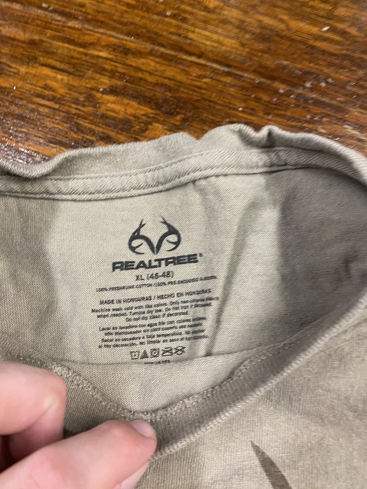 Men's Realtree  T-Shirt Antlers Size XL Spellout Hunting Brown - Image 3 of 3