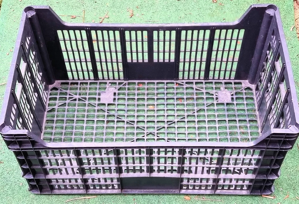 4 x Large Plastic Storage Crate Box Tray Stackable Basket, Container 50x30x22cm - Image 2 of 4