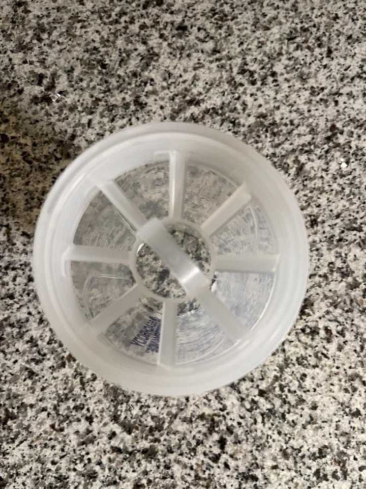 Beachbody Performance Mixing Cup/Container 20 oz. EUC  - Image 2 of 3