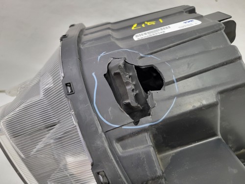 2019 2020 Hyundai Santa Fe HALOGEN HEADLIGHT TYC C151 - Picture 8 of 12