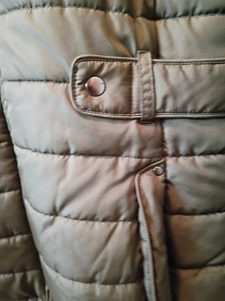 Chaqueta acolchada verde oliva Faded Glory Parka con capucha de piel para mujer talla XL Foto 3 de 4