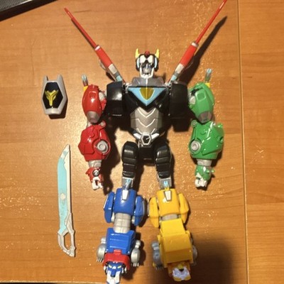Playmates Voltron Die-Cast Transforming Action Figure Complete w/ Sword & Shield