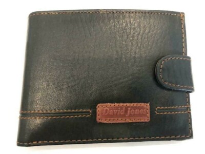 DAVID JONES   BLACK LEATHER BI-FOLD WALLET W SNAP CLOSURE #E180G 