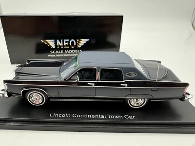 Neo 1/43 Resin car model Lincoln Continental Town Car 1982