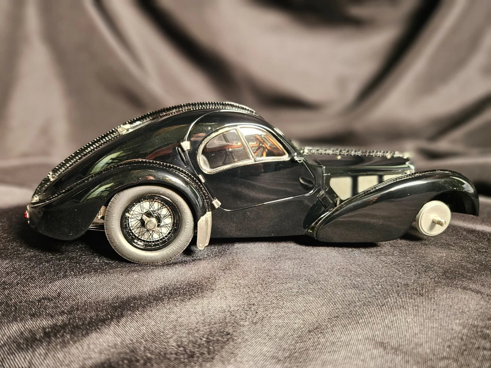 CMC 1938 Bugatti 57 SC Atlantic Coupe Black 1:18 Scale Inv. #3517 - Image 2 of 4