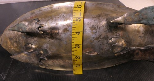 ANTICO VASSOIO DA PORTATA SCULTOREO ASIATICO CINESE OTTONE PIEDI DRAGO CENTROTAVOLA - Foto 13 di 15