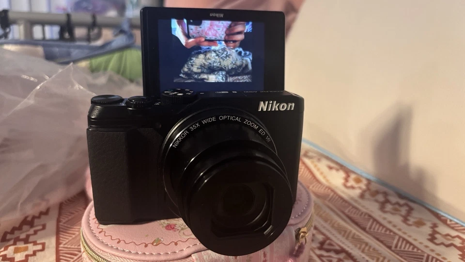 Cámara digital Nikon Coolpix A900 negra gran calidad viene con batería Foto 3 de 4