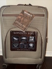 London Fog Oxford III Expandable Spinner, Oli...
