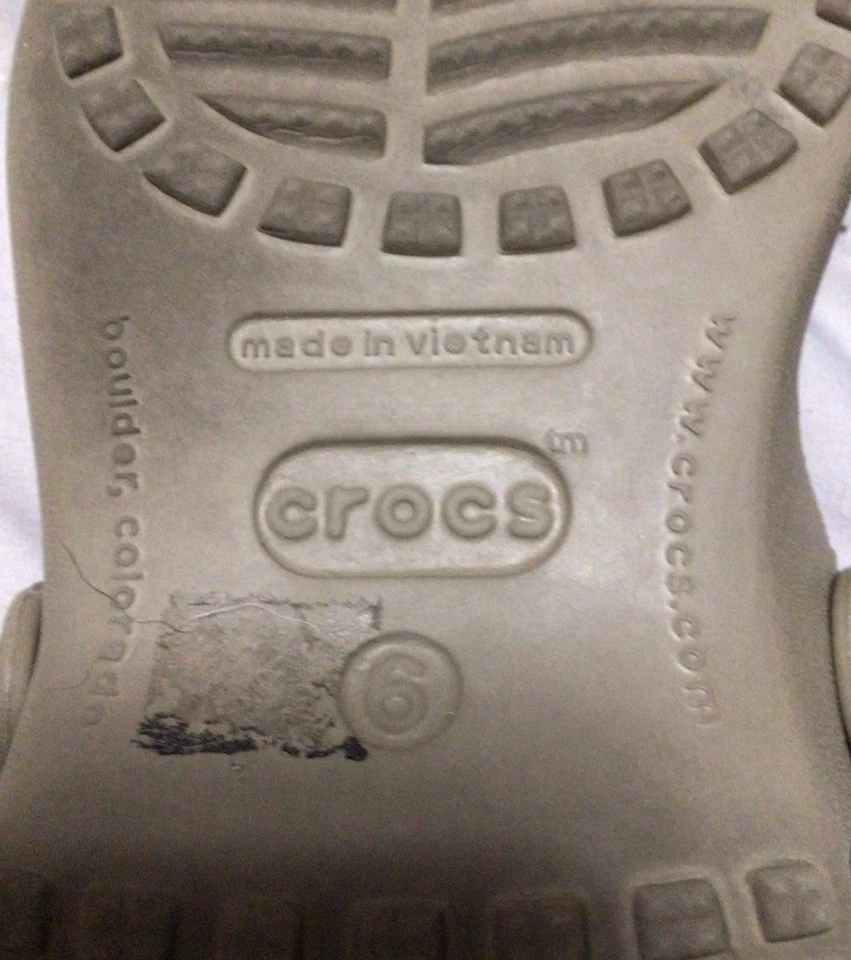 Crocs Classic Sandals Women Size 10 Brown Tan Two-Strap Lightweight - Image 4 of 4