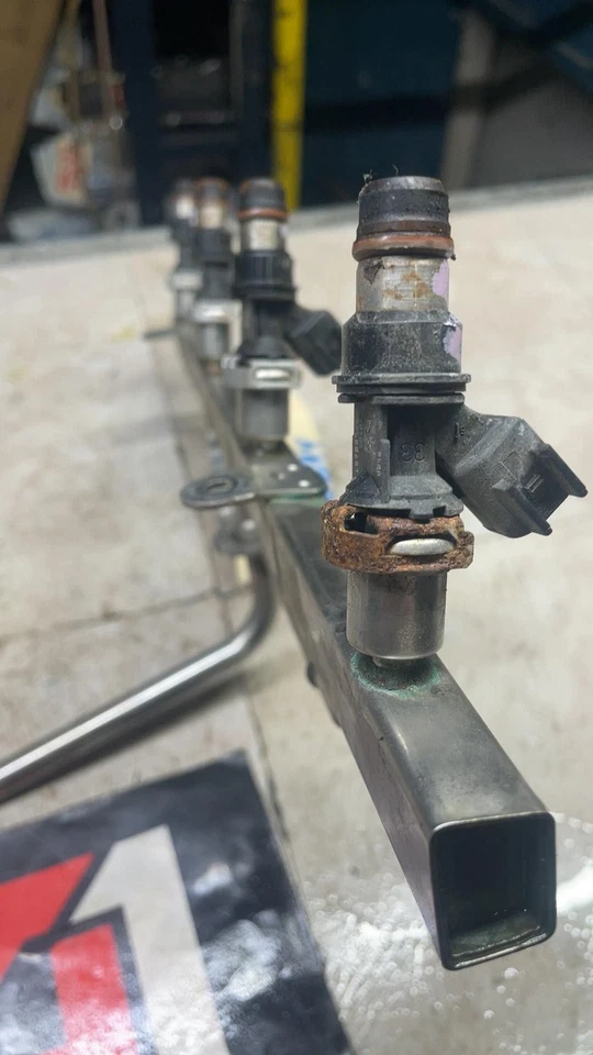 Piezas de inyección de combustible diversas GMC SIERRA 1500 07 08 09 Foto 3 de 4