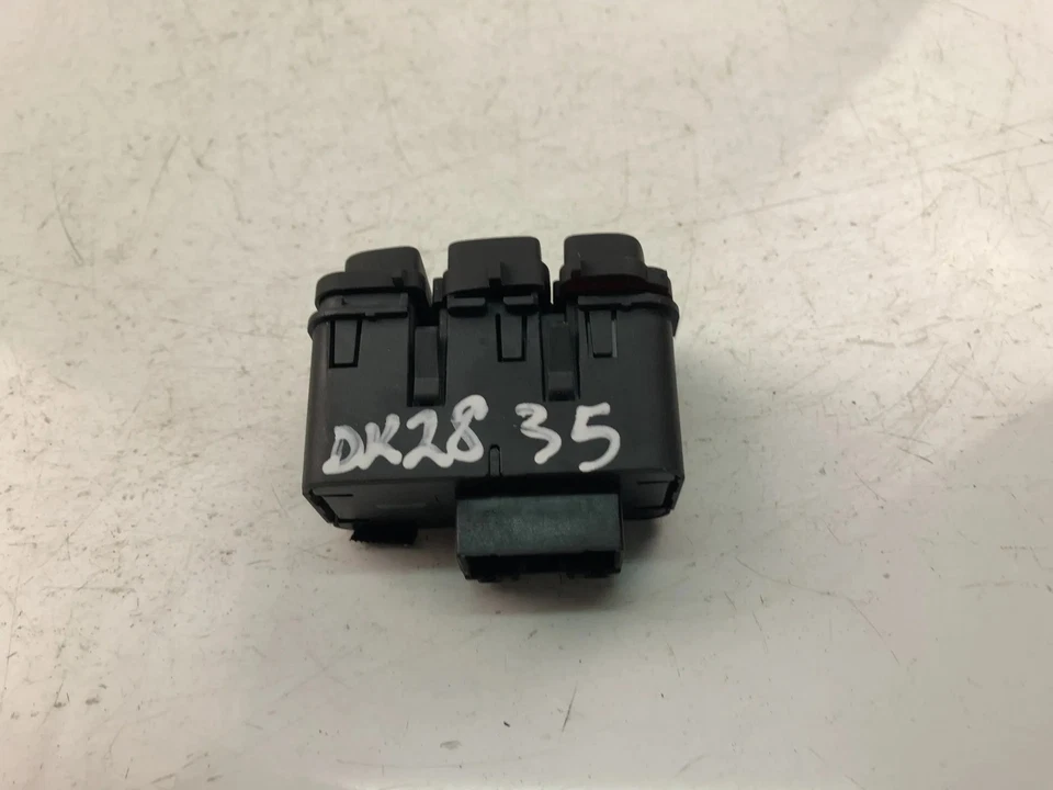VW UP 121, 122, BL1, BL2 Commutateurs 1S0927140C 2013 17747212 - Photo 3/4