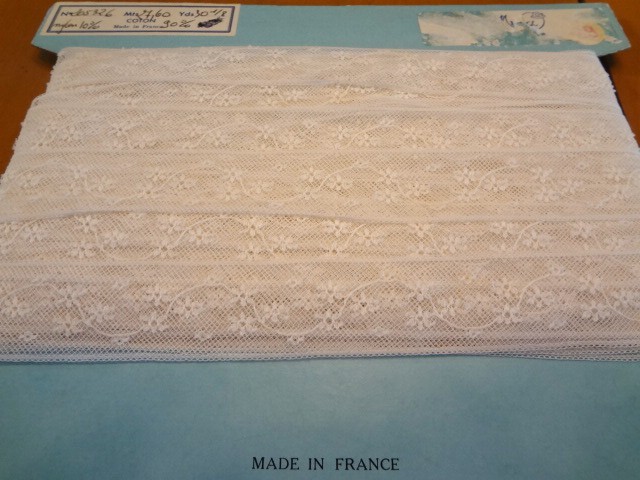 Fabulous Valenciennes French Lace Trim On Original Card Marked France - 24 Yards