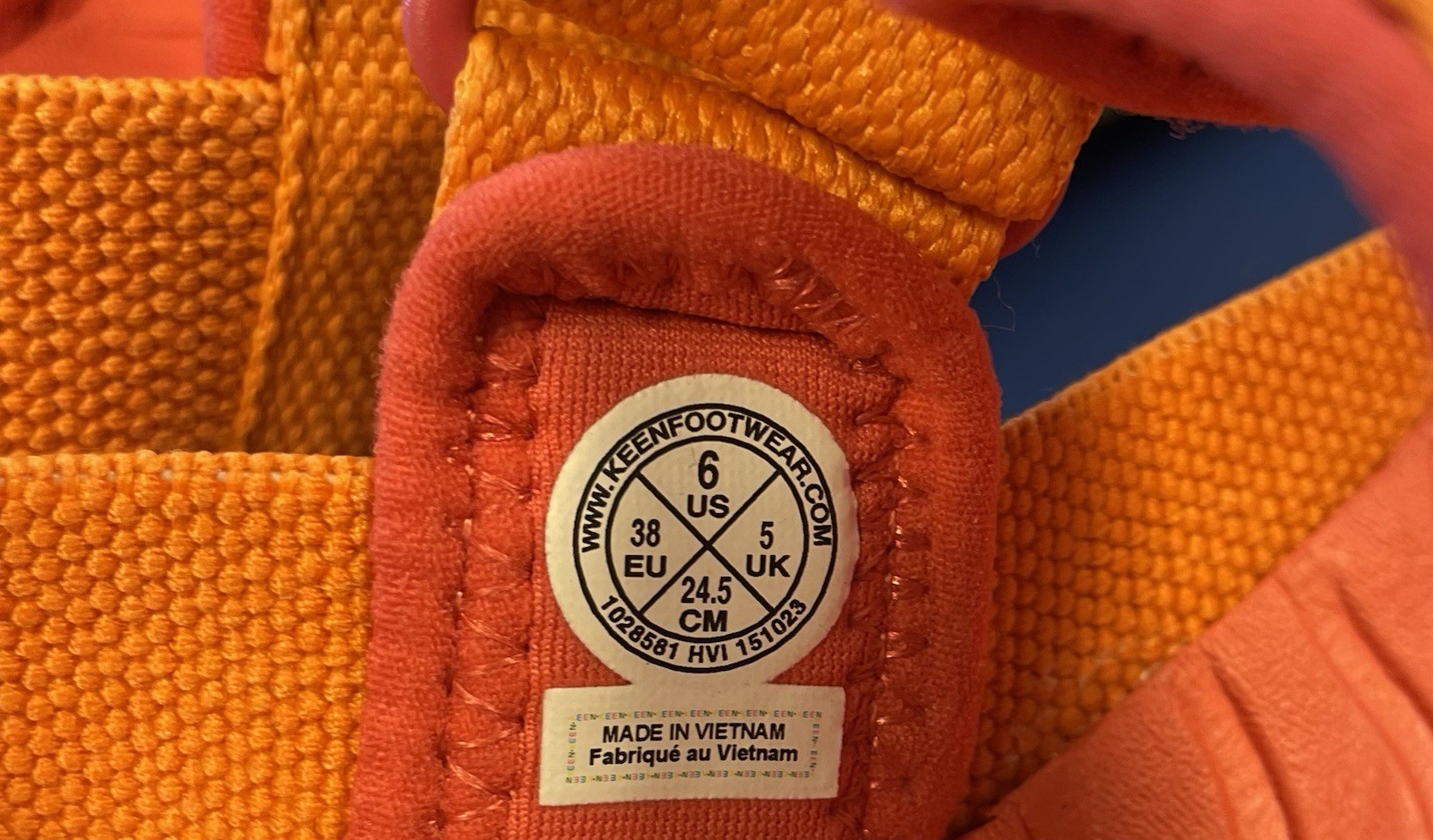 Sandali regolabili con cinturino posteriore KEEN taglia 6 arancione salmone