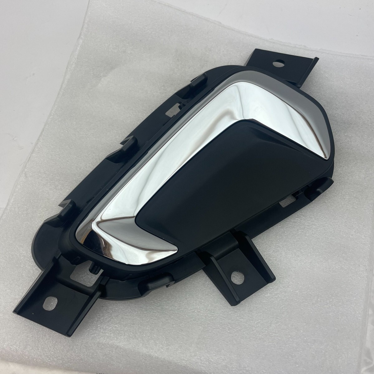 OEM Volvo V40 Right Side Bumper Trim / Cover 31347045 | eBay