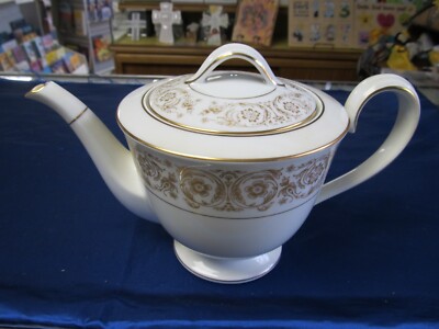 Raphael Gold Trim China Collection: Noritake China Pattern #6679