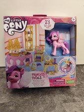 Image of My Little Pony: Princess Petals - Royal Room - Reveal 23 Pieces - Hasbro Publisher