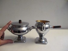 Vtg Manning-Bowman Art Deco Chrome Creamer and Sugar with Bakelite Handles Nice!