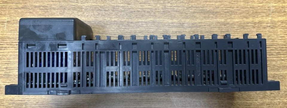 AUTOMATION DIRECT D2-06B DIRECT LOGIC 205 KOYO 6-SLOT CHASSIS **USED GUARANTEED* - Image 4 of 4