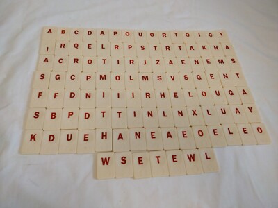 Kompletter Satz von 112 RUMMIKUB BUCHSTABENPLÄTTCHEN - KLARE ROTE SCHRIFT - VOLLE GRÖSSE