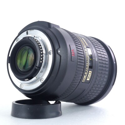 Nikon AF-S DX NIKKOR 18-200mm f/3.5-5.6G ED VR [Near Mint] W/hood
