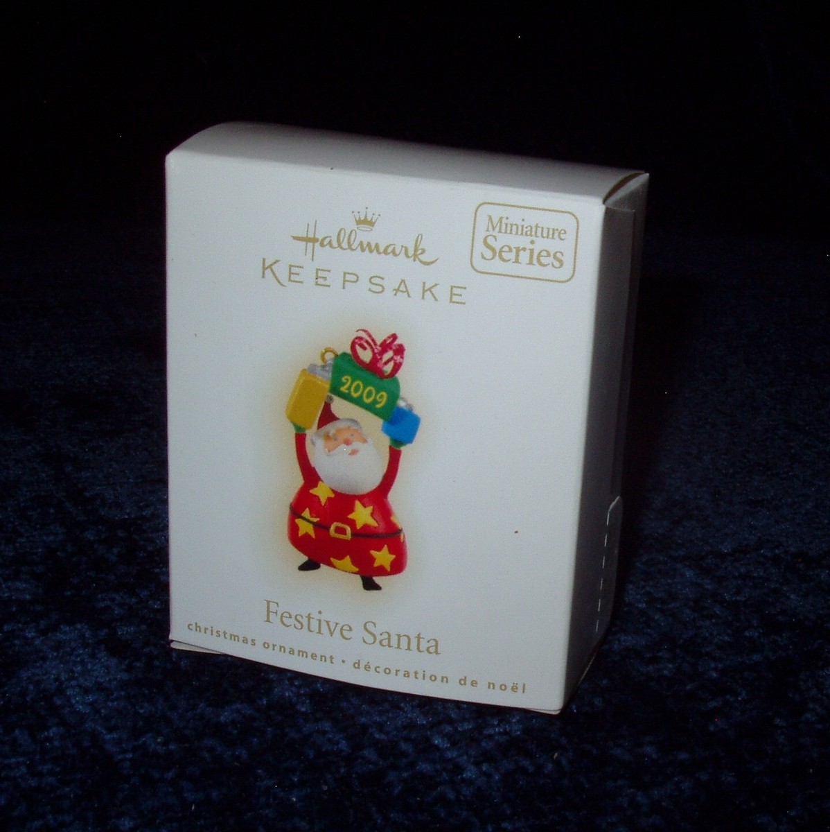 2009 Hallmark FESTIVE SANTA with Gifts #1 in Miniature Keepsake