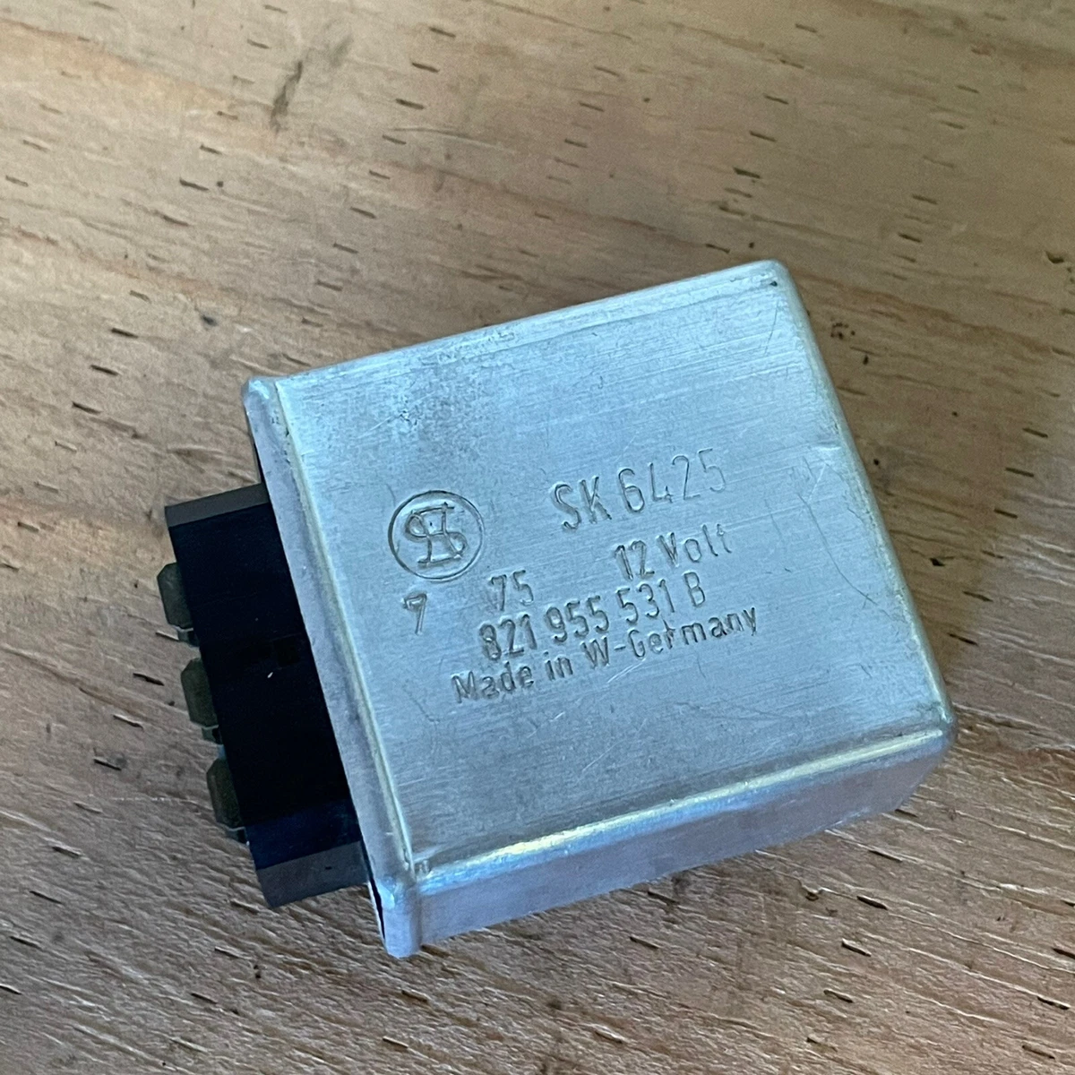 NOS AUDI 100 Windshield Wiper Relay Module 821955531 SK 6425 | eBay
