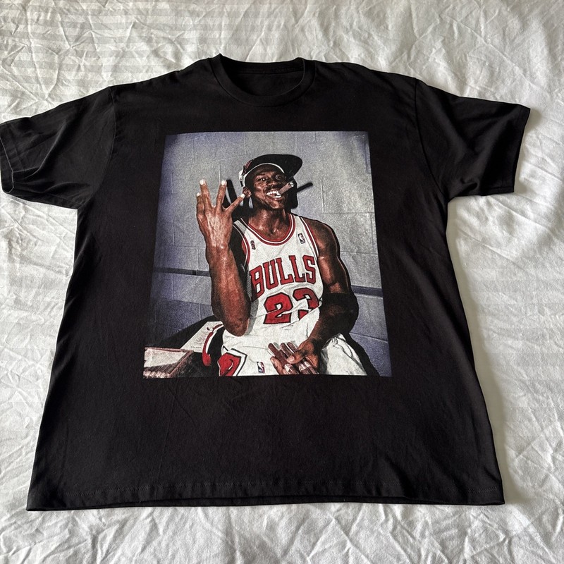 Men’s Michael Jordan Black Graphic T-Shirt XL/XXL?