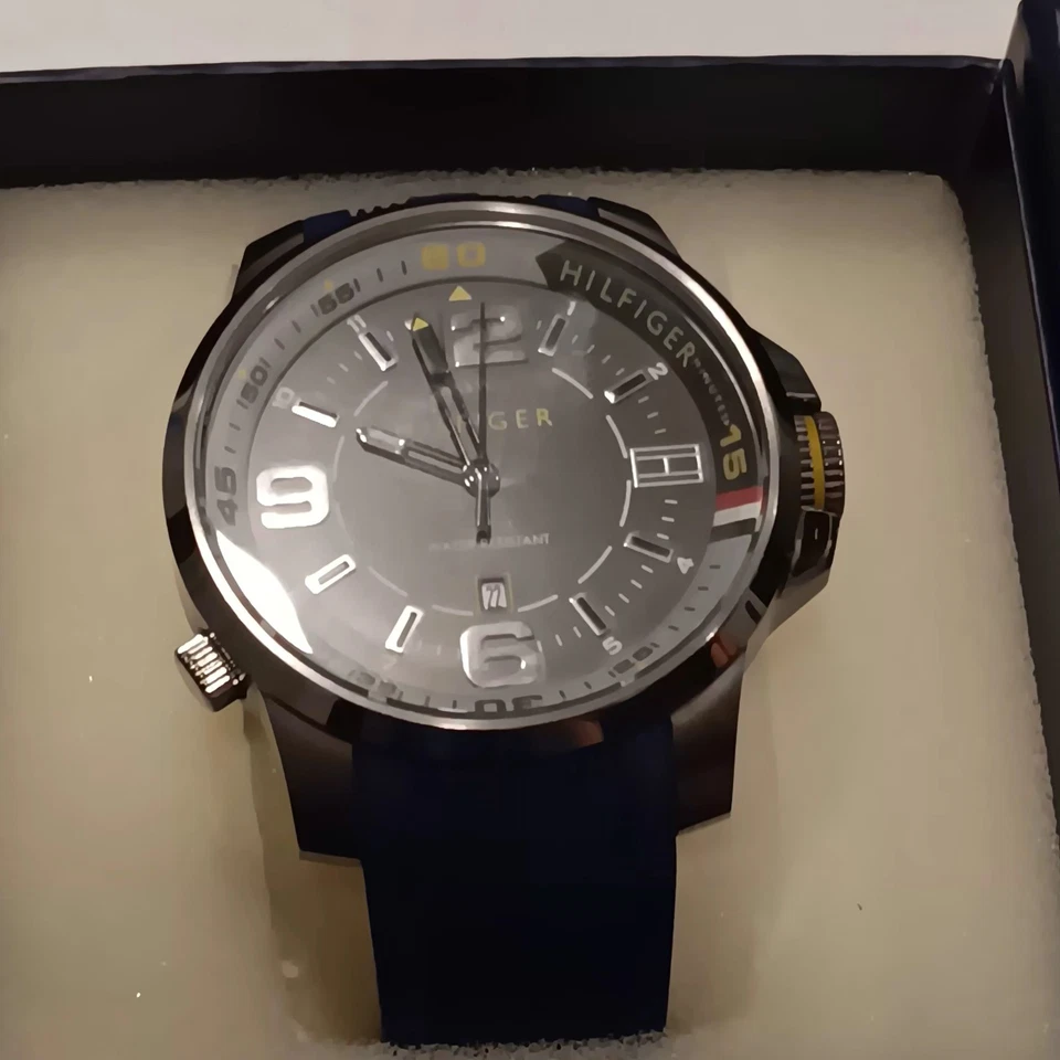 Tommy Hilfiger black and silver watch - Image 3 of 4