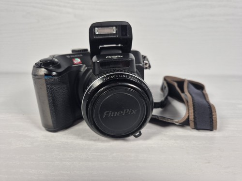 FujiFilm FinePix S602 Zoom