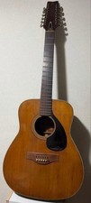 Guitare acoustique Yamaha FG-230 12 cordes étiquette rouge