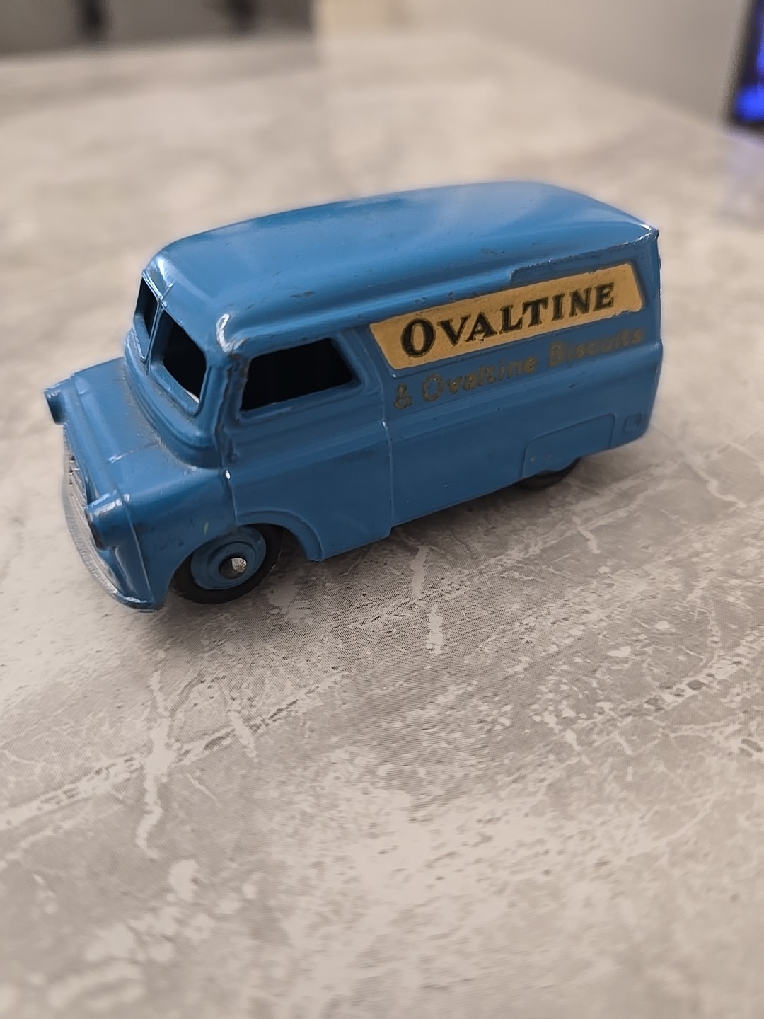 Dinky Toys GB N°481 Camion Bedford Ovaltine – Bleu, échelle 1/43, Zamak, Occasion
