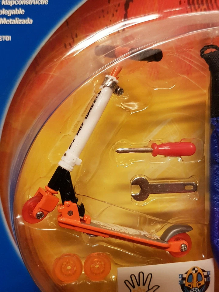 HotWheels Blade Monopattino Scooter in metallo #1/8 Mattel 29584 - Immagine 2 di 3