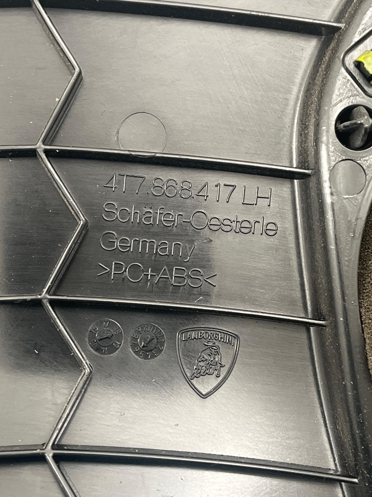 LH DRIVERS SIDE B PILLAR TRIM 4T7868417A LAMBORGHINI HURACAN 19