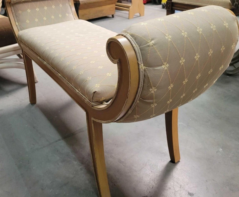 Vintage Emerson et Cie Scroll Bench In Great Condition - Image 3 of 4