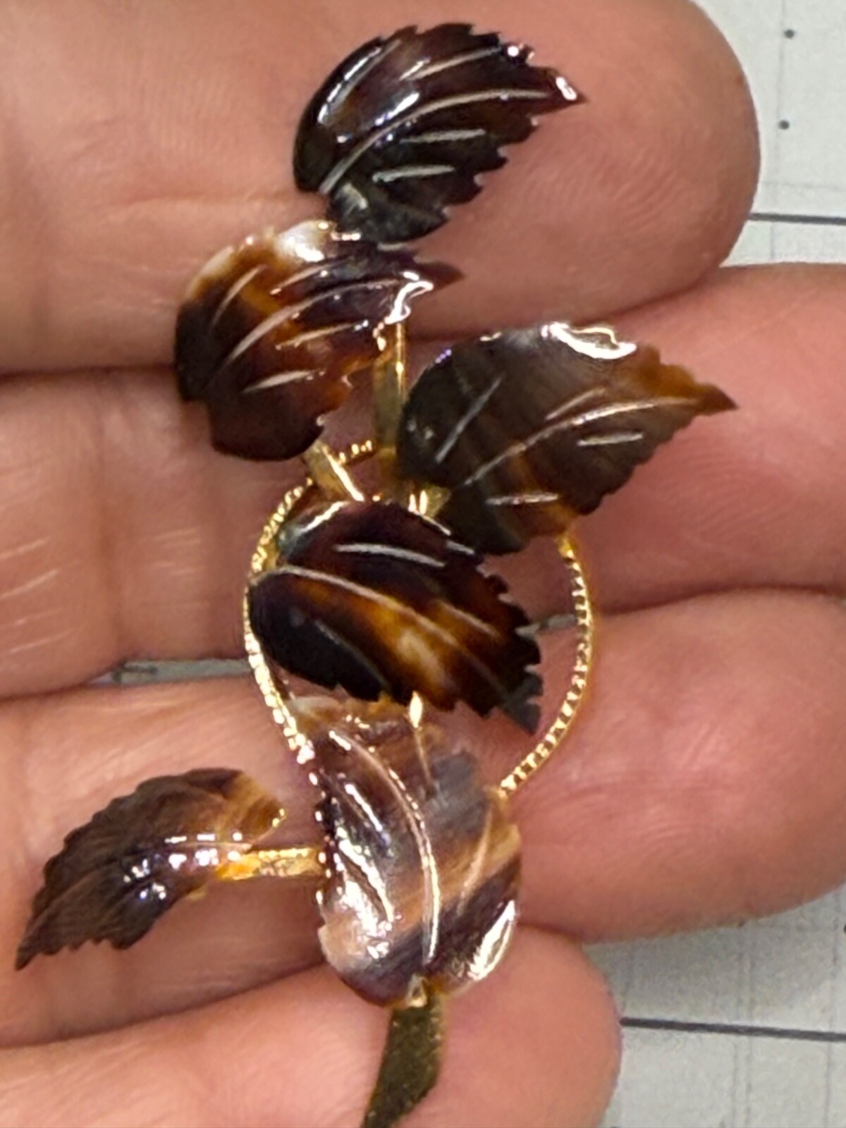 Delicate Carved Shell Brooch Leaf Design Gold Ton… - image 6