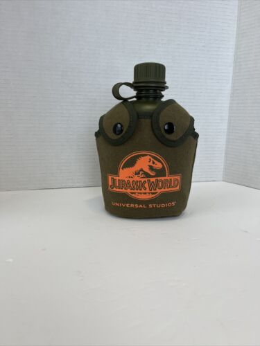 Jurassic World Park Canteen and Carrying Case- Universal Studios - Picture 1 of 4