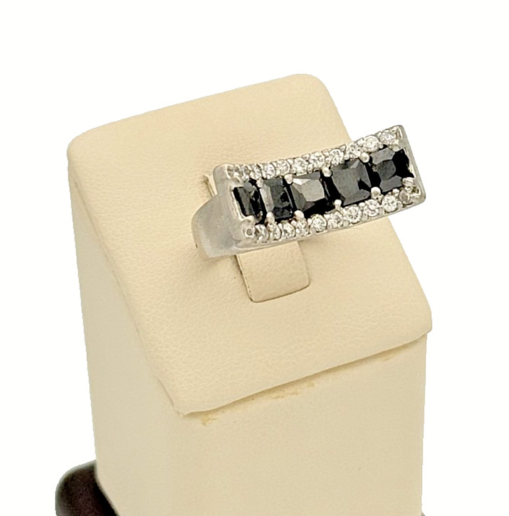 925 Sterling Silver Black Onyx CZ Curved Bar Hammered Band Ring Size 8.5