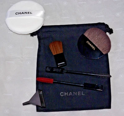 CHANEL LOT DE 5 ACCESSOIRE DE MAQUILLAGE : PINCEAU KABUKI /BLUSH /APPLICATEURS + - Photo 1/4