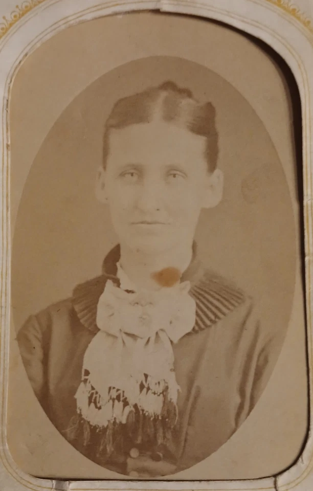 Victorian Era Tintype Photo Album With 18 Photos - Image 4 of 4