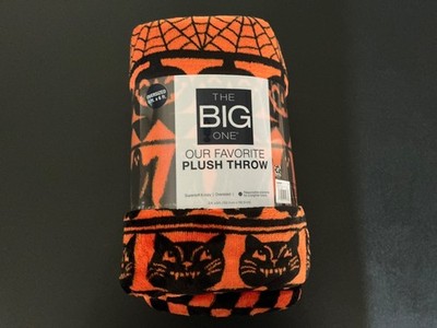 Kohls The Big One Spooky Halloween Stripes Oversized Plush Throw 5ftx6ft