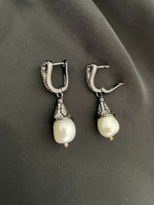 Ohrschmuck mit Flussperlen mit Strassen.