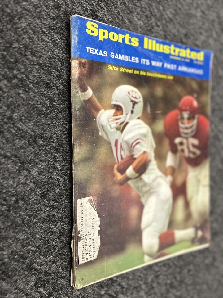 Sports Illustrated December 15 1969 Texas gambles its way past Arkansas