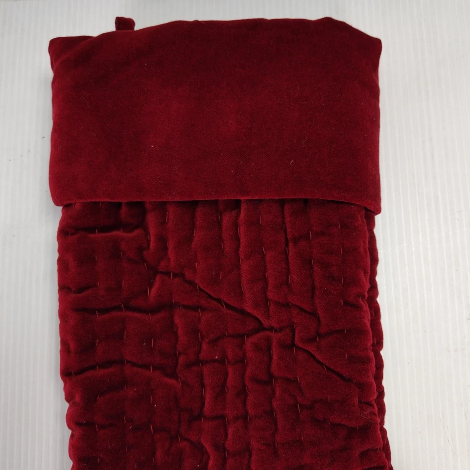 Medias de Navidad Pottery Barn rojas acolchadas de terciopelo talla mediana 2007 Foto 2 de 4