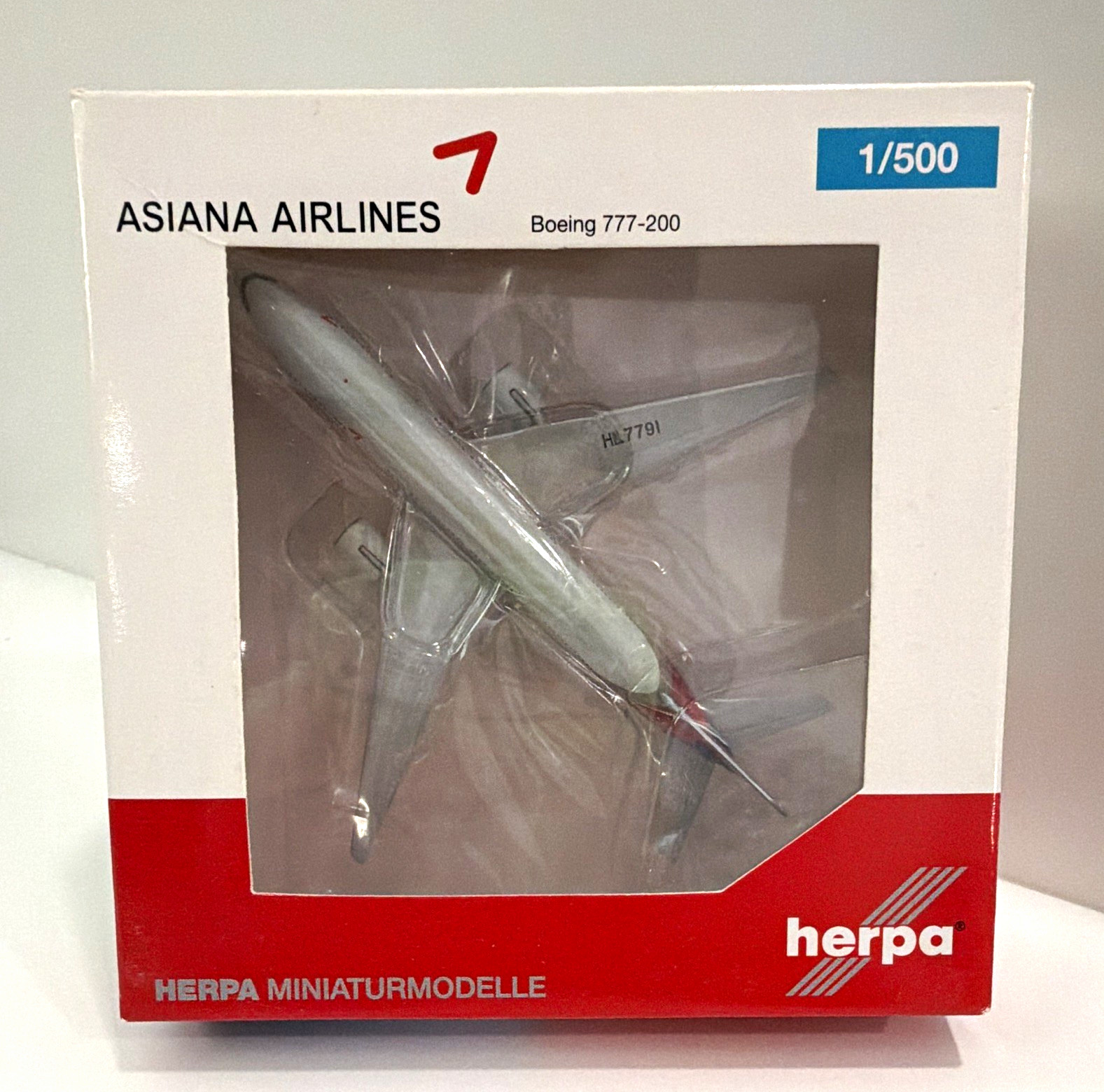 Herpa Wings Asiana Airlines Boeing 777-200 1:500 Diecast MPN 523660