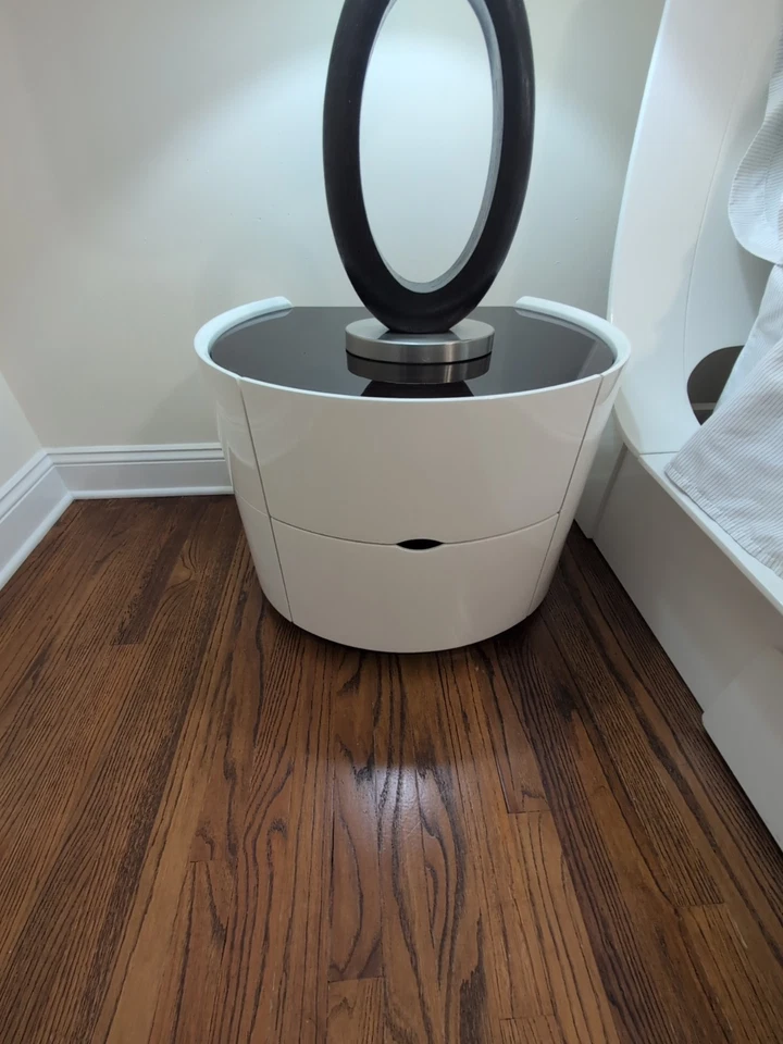 Queen Modern White Set,Dresser, 2 Nightstands, Mirror and Bed Storage, Mattress  - Image 2 of 4