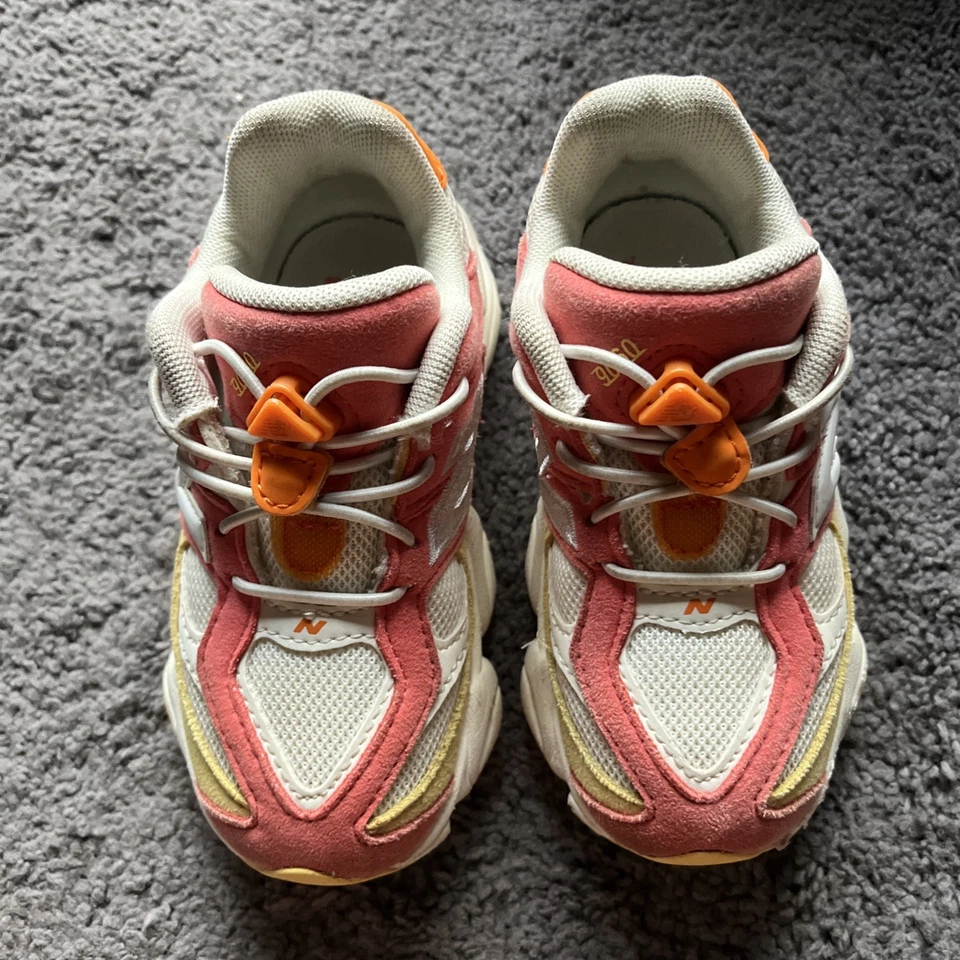 New Balance 9060 PS Clementina/Rojo - Fluorescente U9060FLO Talla 9C Foto 4 de 4